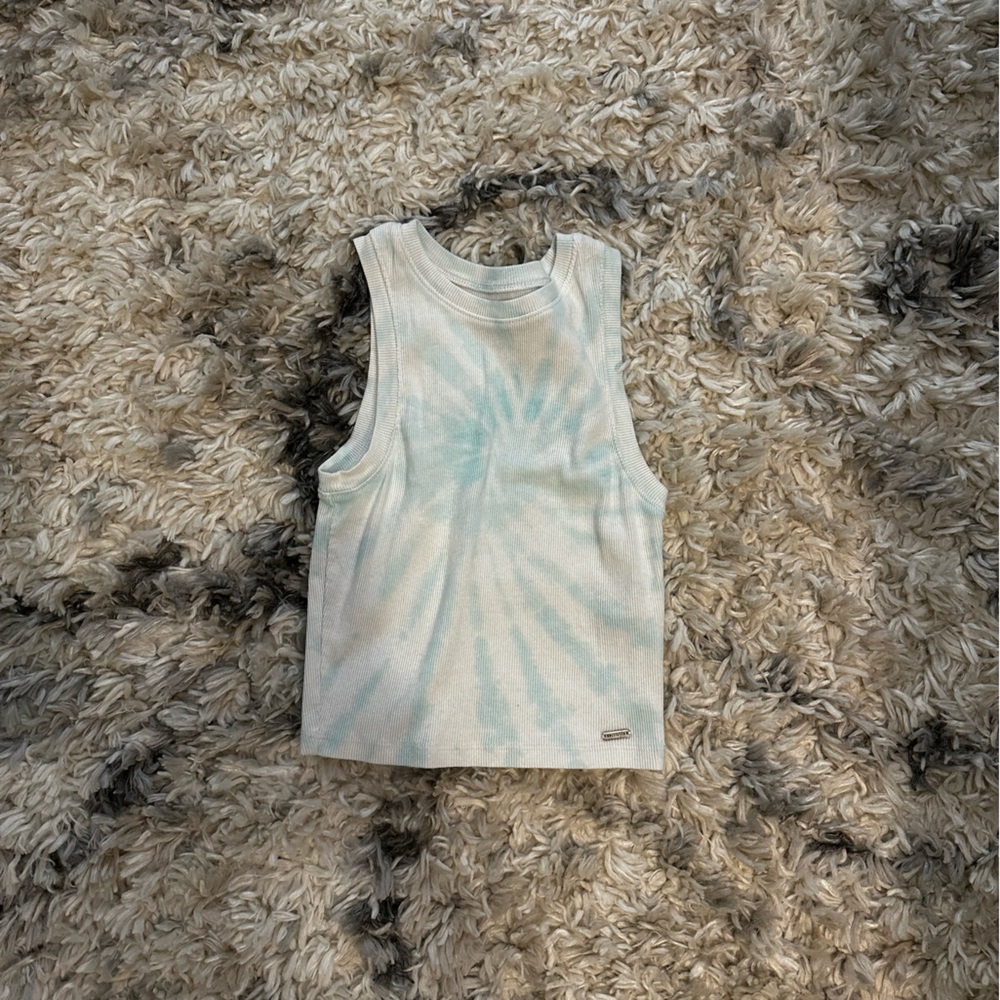 hollister tank!